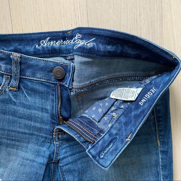 American Eagle Distressed Jeggings - Picture 2 of 5